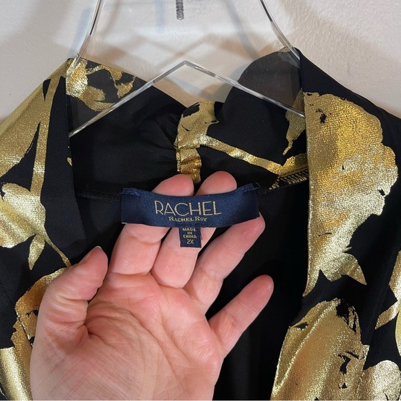 NWT Rachel Roy Black Gold Foil Metallic Floral V Neck Blouse short size size 1X - Picture 2 of 7